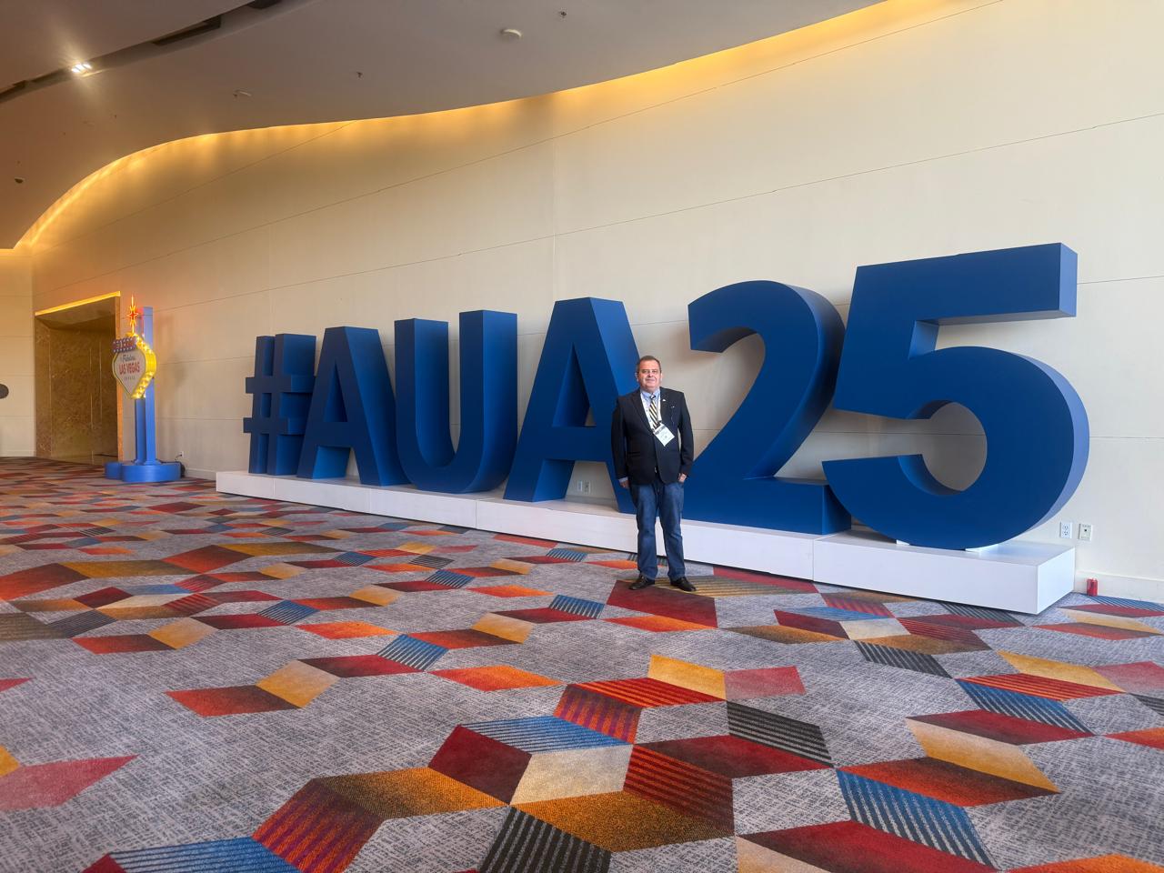 Dr. Carlos Araújo participou do AUA25, dos dias 26 a 29 de abril, em Las Vegas